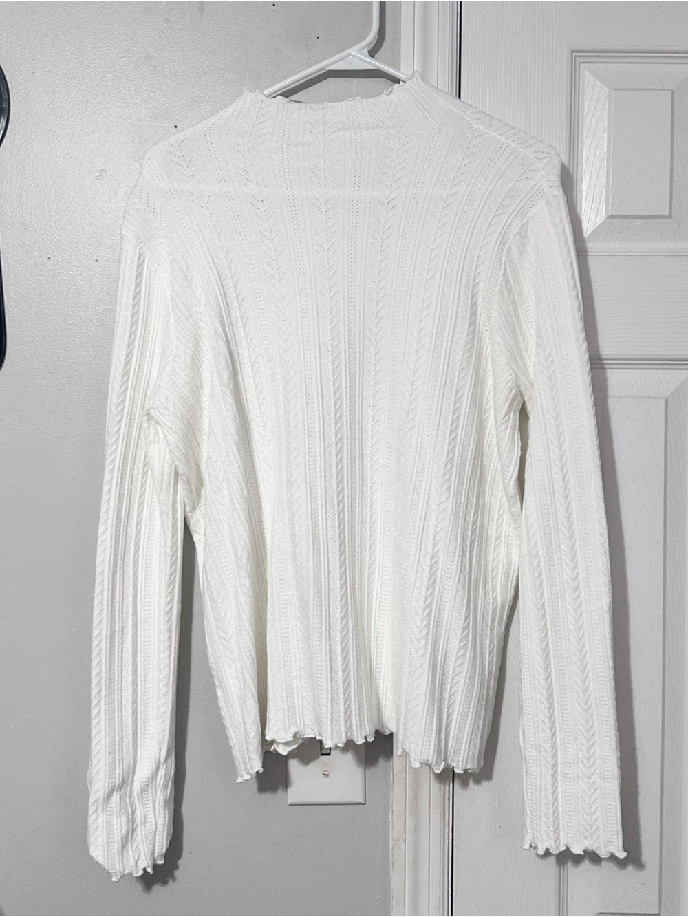 White Frielled Sleeve Sweater Top